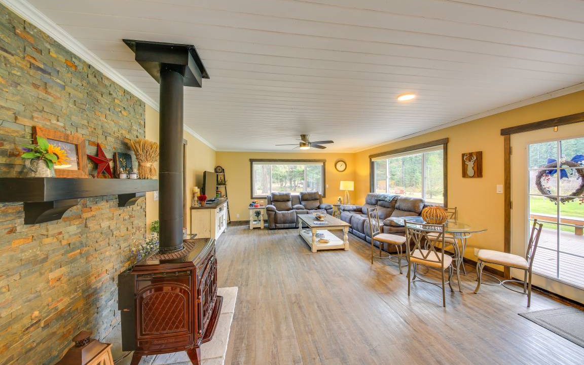Photo of Livingroom in Priest River