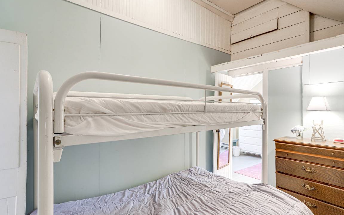 Photo of Bedroom in Lakeside