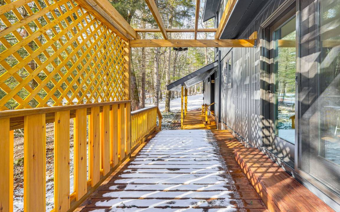 Photo of Patio Balcony in Pocono Pines