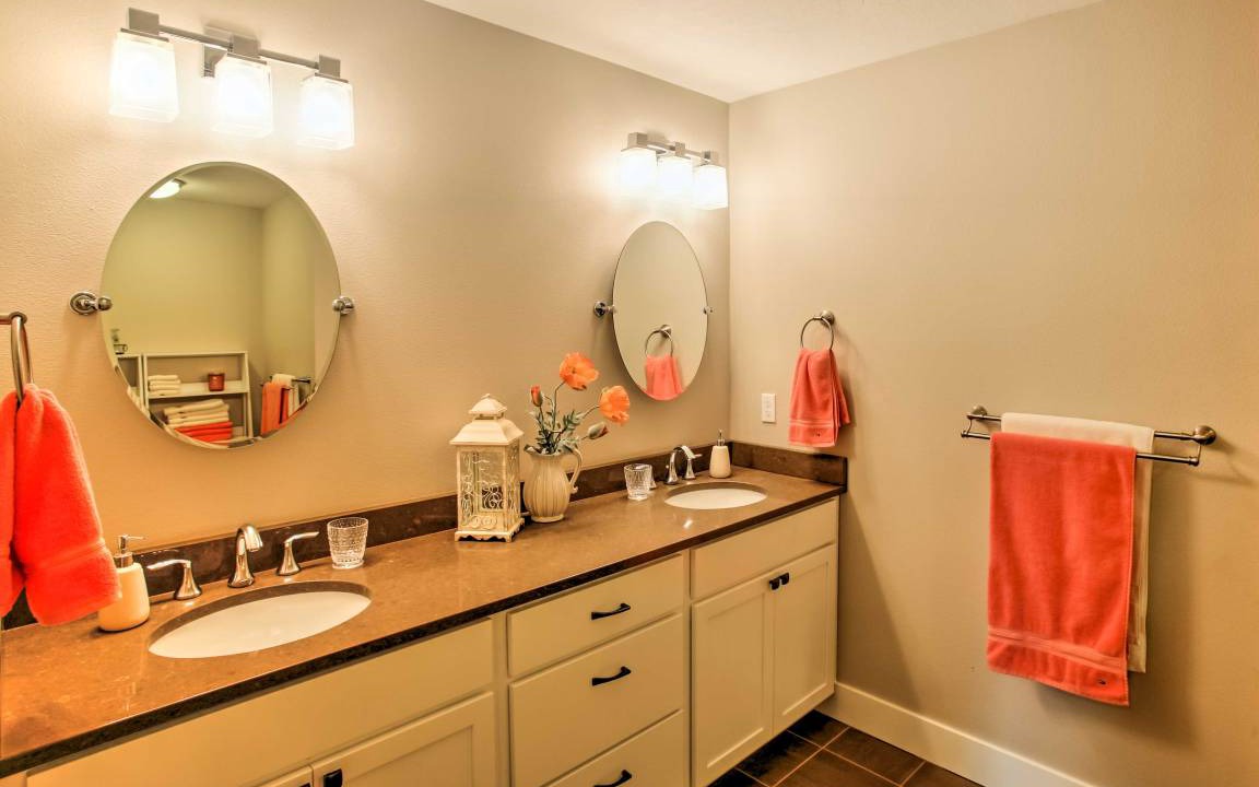 Photo of Bathroom in Garden District