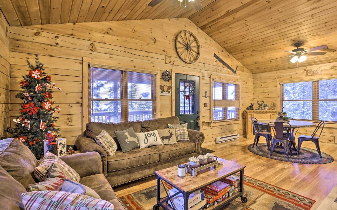 Photo of Livingroom in Duck Creek Village