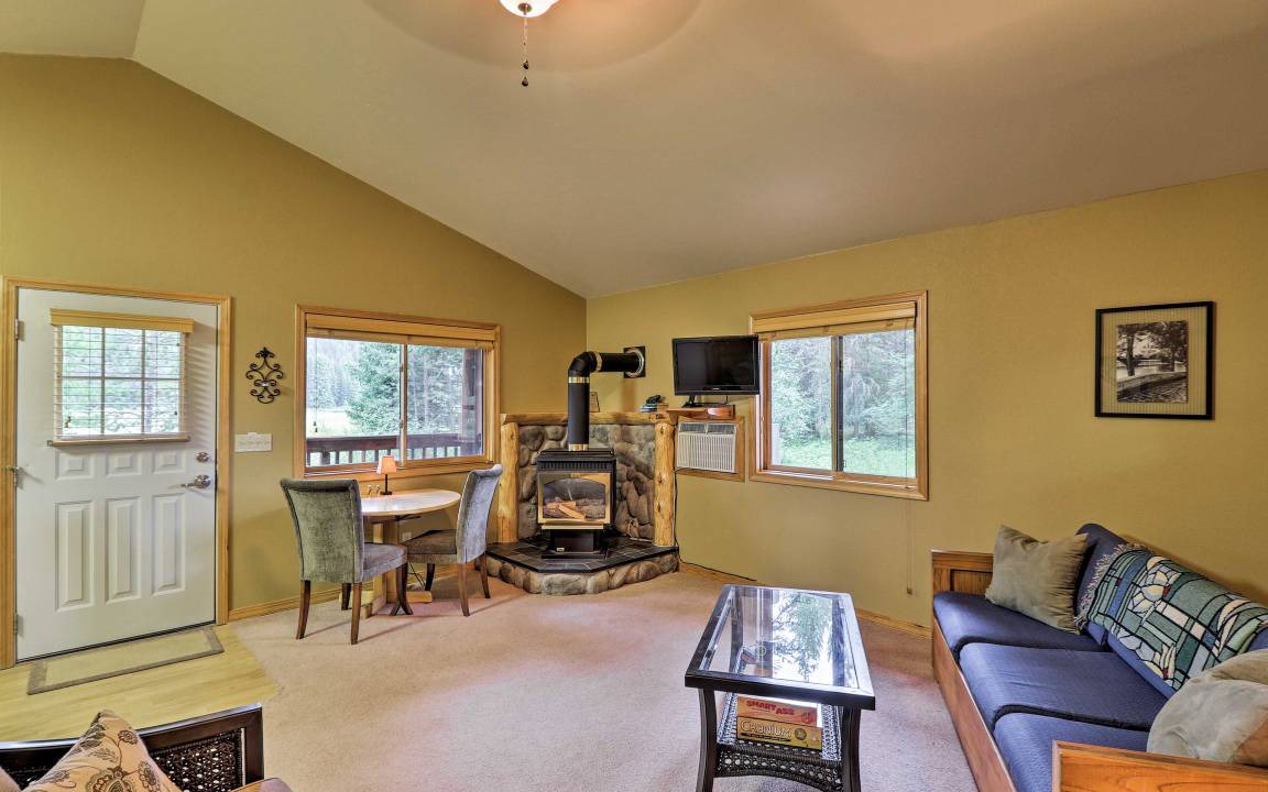 Photo of Livingroom in Trego