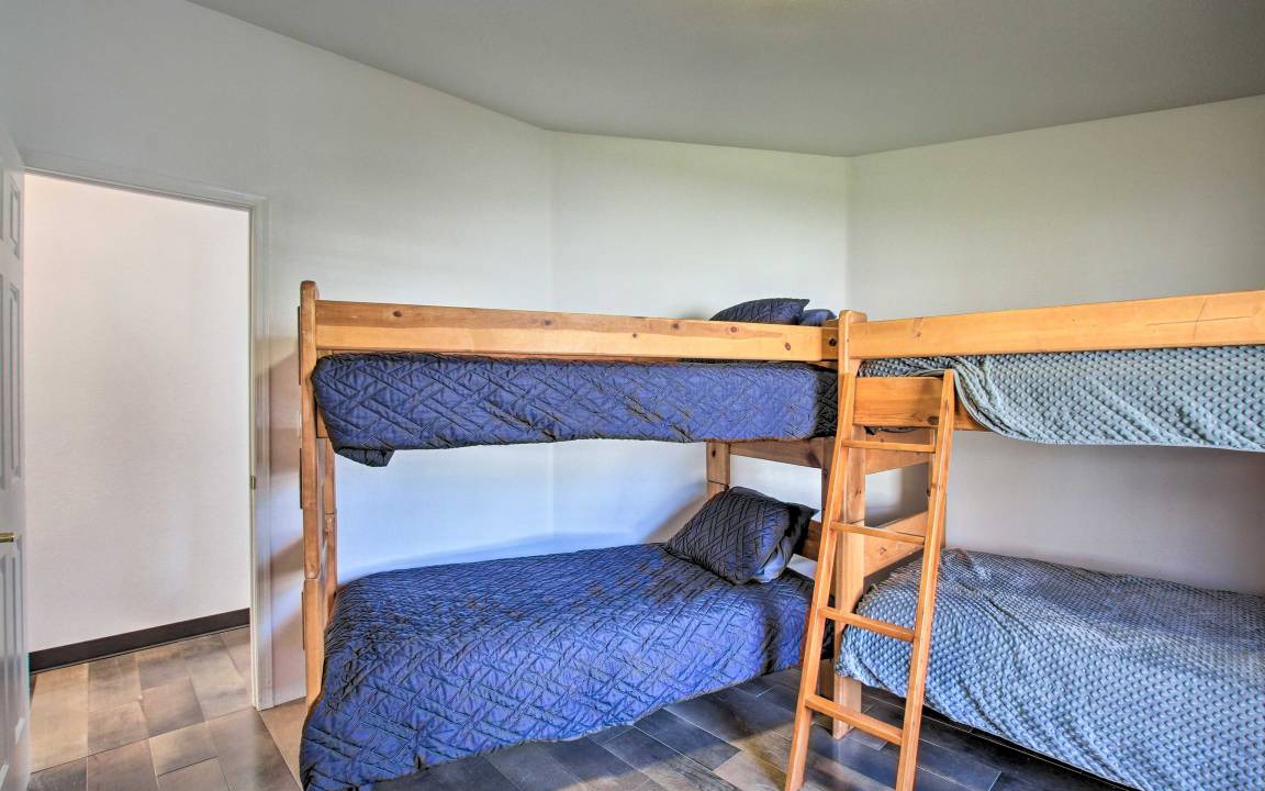 Photo of Bedroom in Hyland Beach