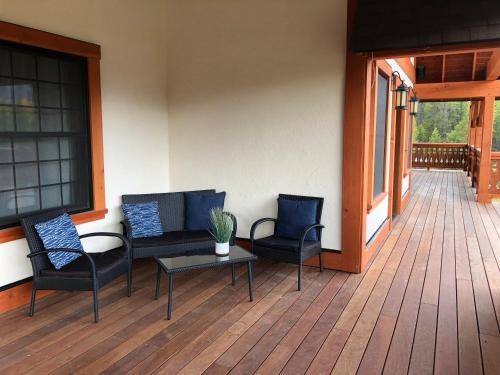 Photo of Patio Balcony in West Glacier