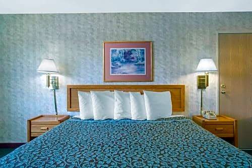 Photo of Bedroom in West Yellowstone