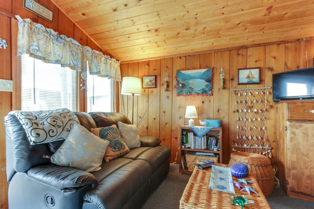 Photo of Livingroom in Bayview