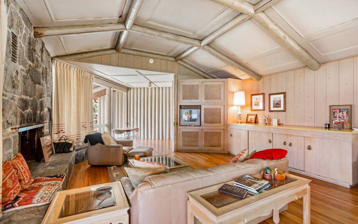 Photo of Livingroom in Hayden Lake