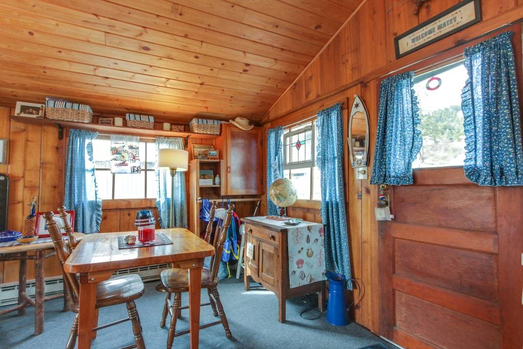 Photo of Livingroom in Bayview