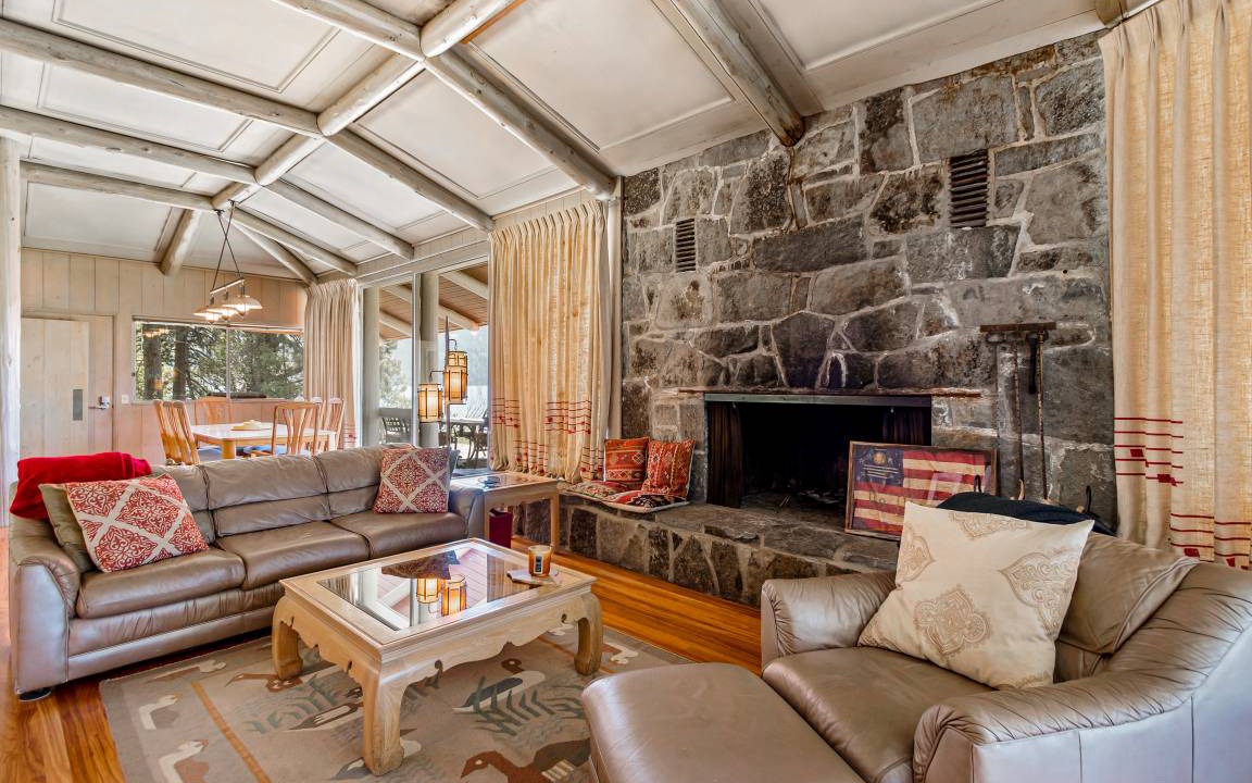 Photo of Livingroom in Hayden Lake