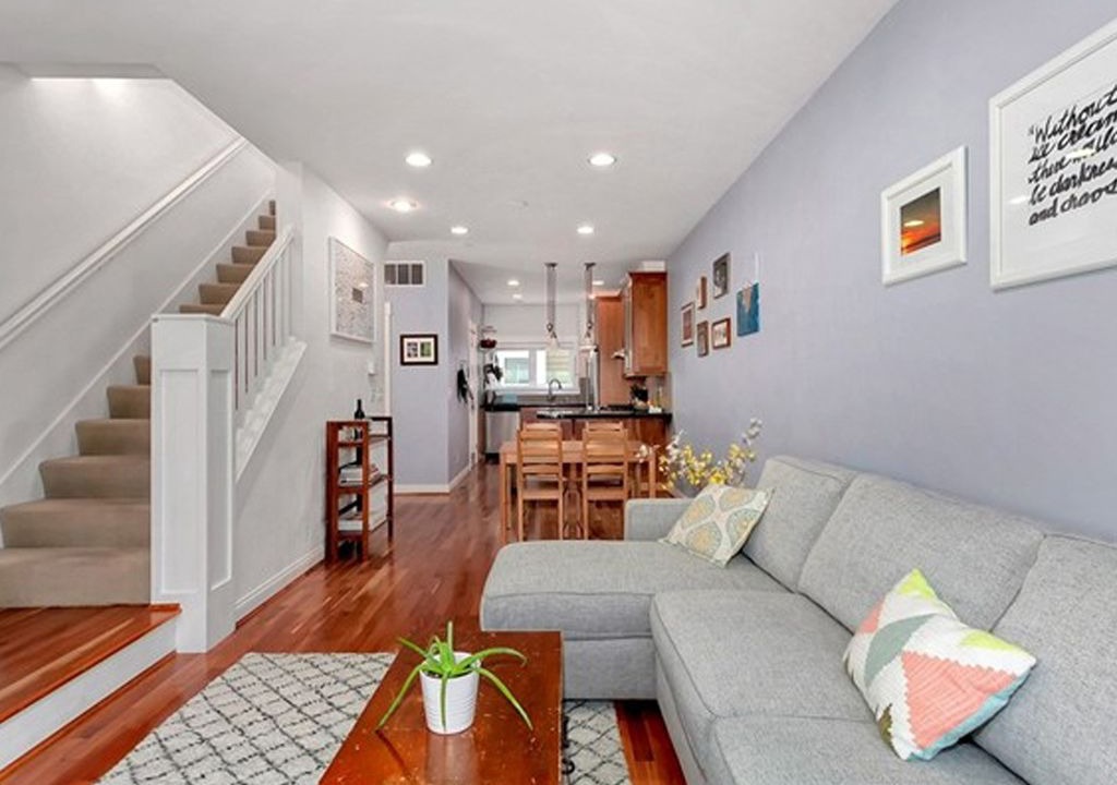 Photo of Livingroom in Lower Queen Anne