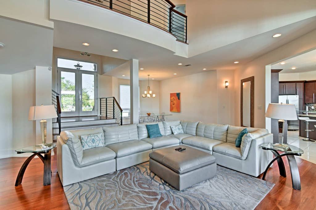 Photo of Livingroom in Gulf Hills