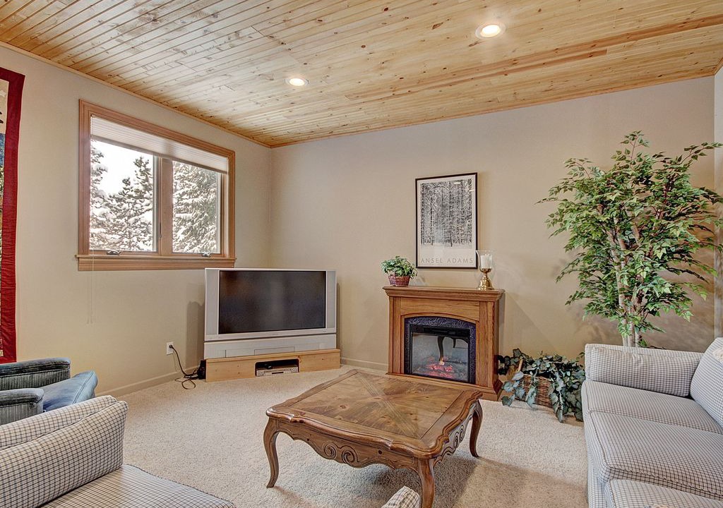 Photo of Livingroom in Dunkin Hill