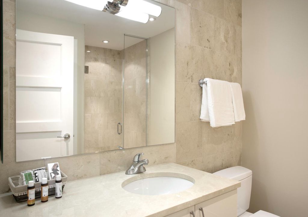 Photo of Bathroom in Penn Quarter