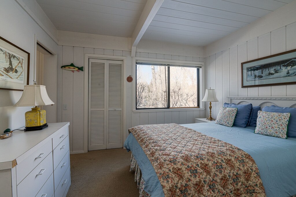 Photo of Bedroom in Elkhorn