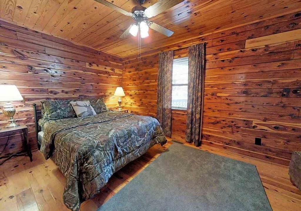 Photo of Bedroom in Mountain Pine