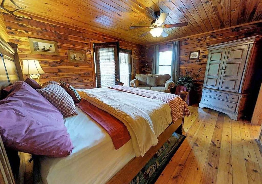 Photo of Bedroom in Mountain Pine