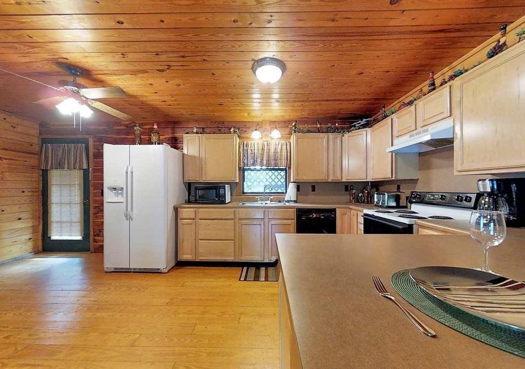 Photo of Kitchen in Mountain Pine