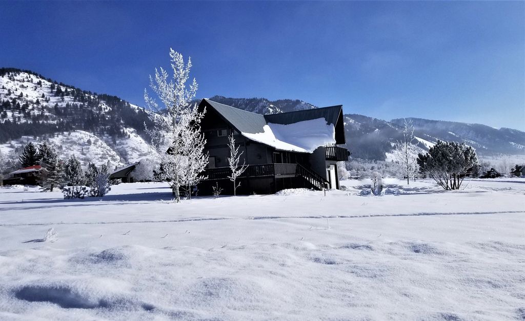 Photo of Buildings in Star Valley Ranch