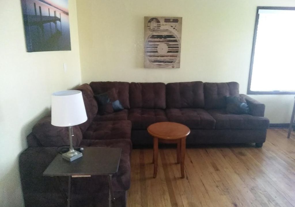 Photo of Livingroom in Depot Bench