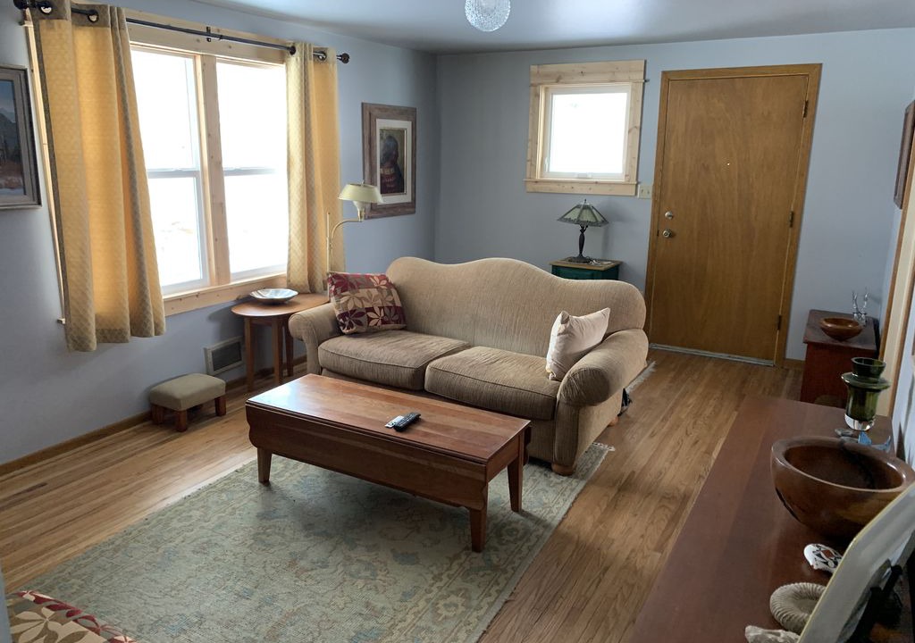 Photo of Livingroom in Franklin to the Fort