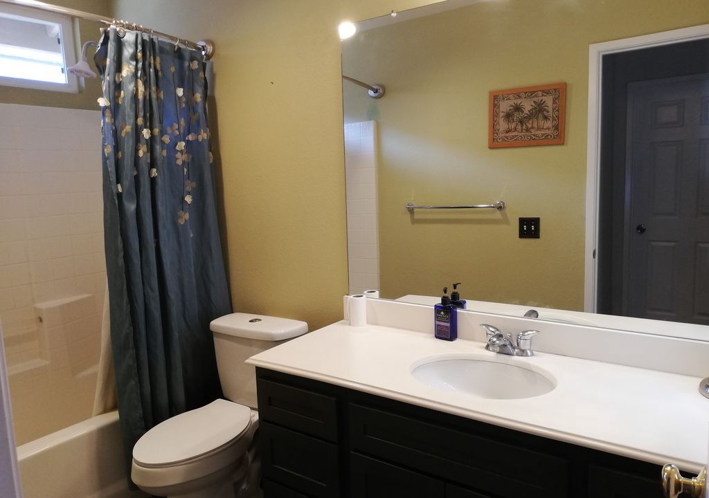 Photo of Bathroom in Ocean View Hills