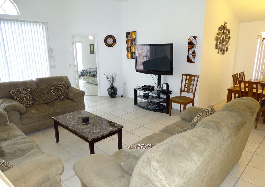 Photo of Livingroom in Bridgewater Crossing