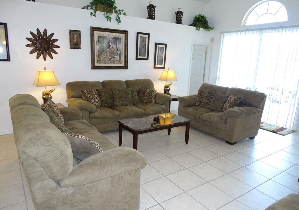 Photo of Livingroom in Bridgewater Crossing