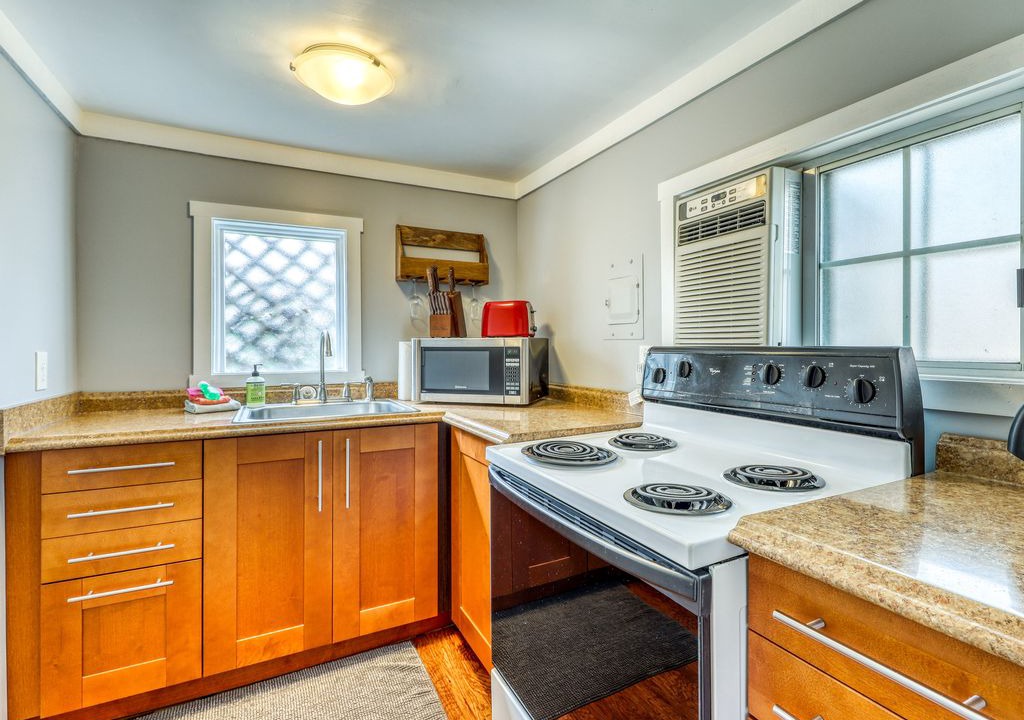 Photo of Kitchen in Depot Bench
