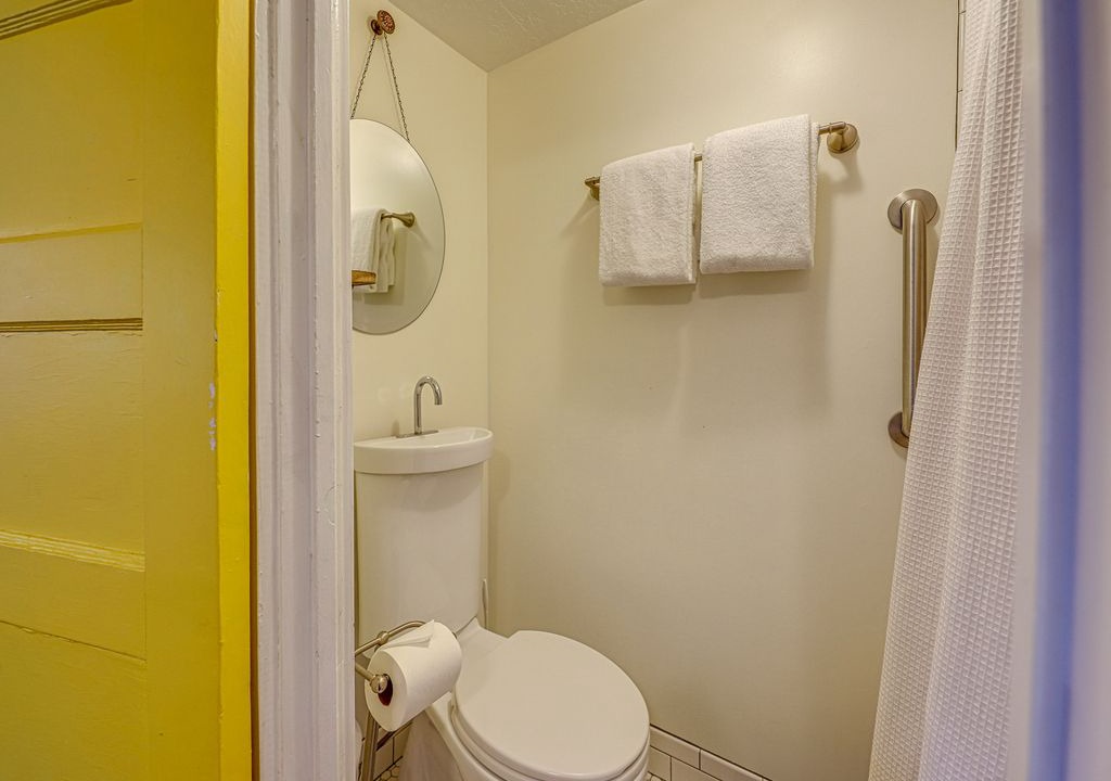 Photo of Bathroom in Depot Bench