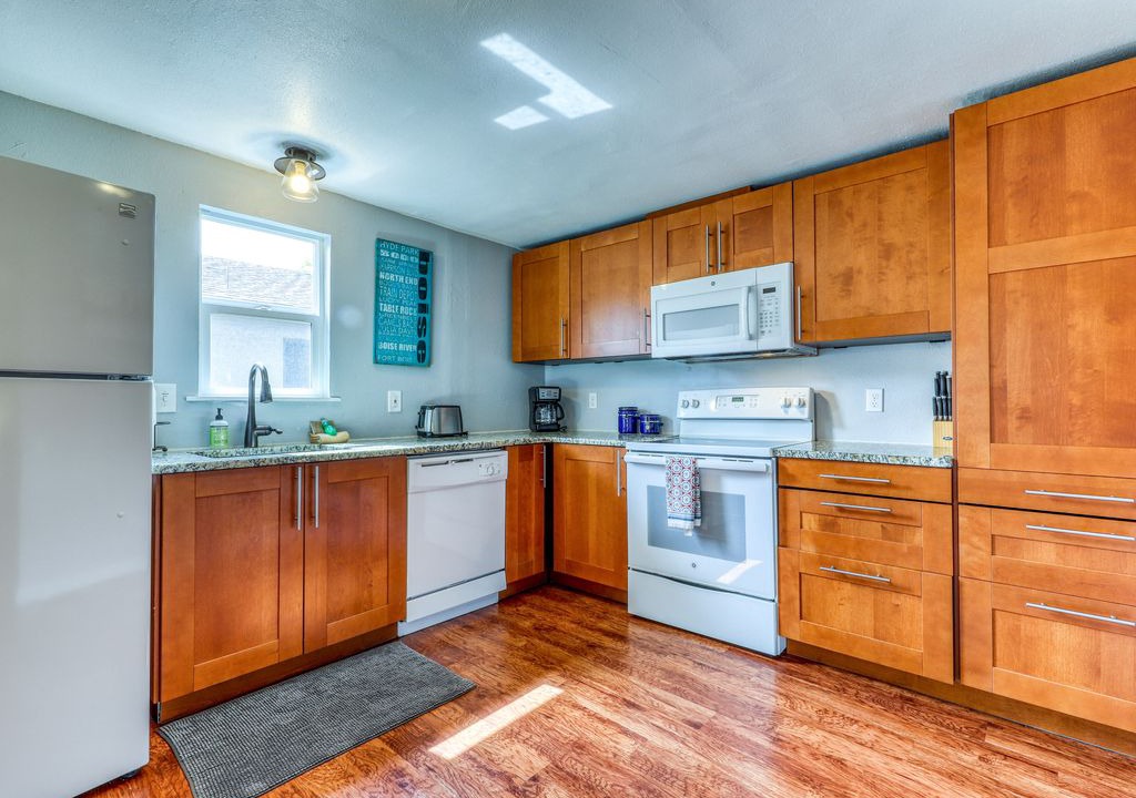 Photo of Kitchen in Depot Bench
