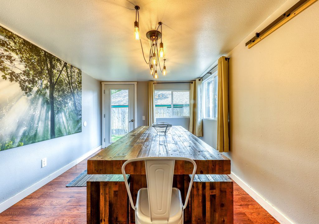 Photo of Bedroom in Depot Bench