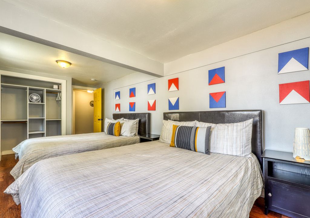 Photo of Bedroom in Depot Bench