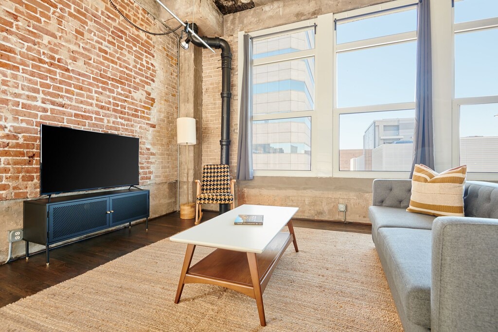 Photo of Livingroom in Theater District