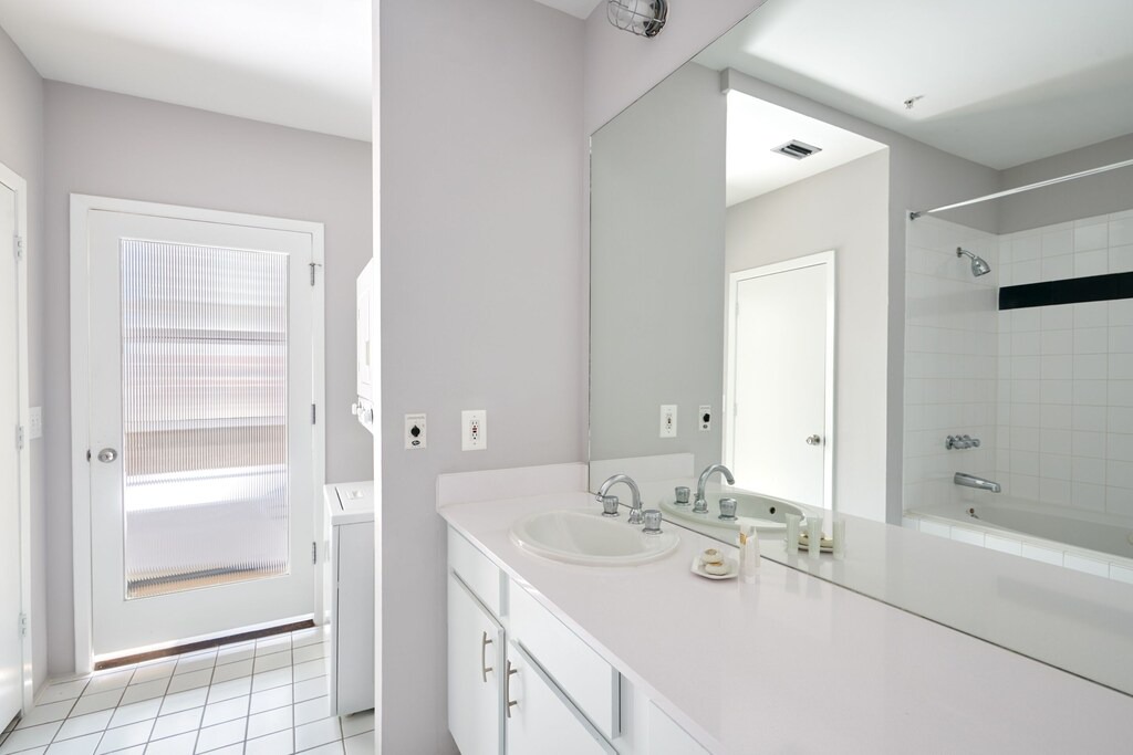 Photo of Bathroom in Theater District