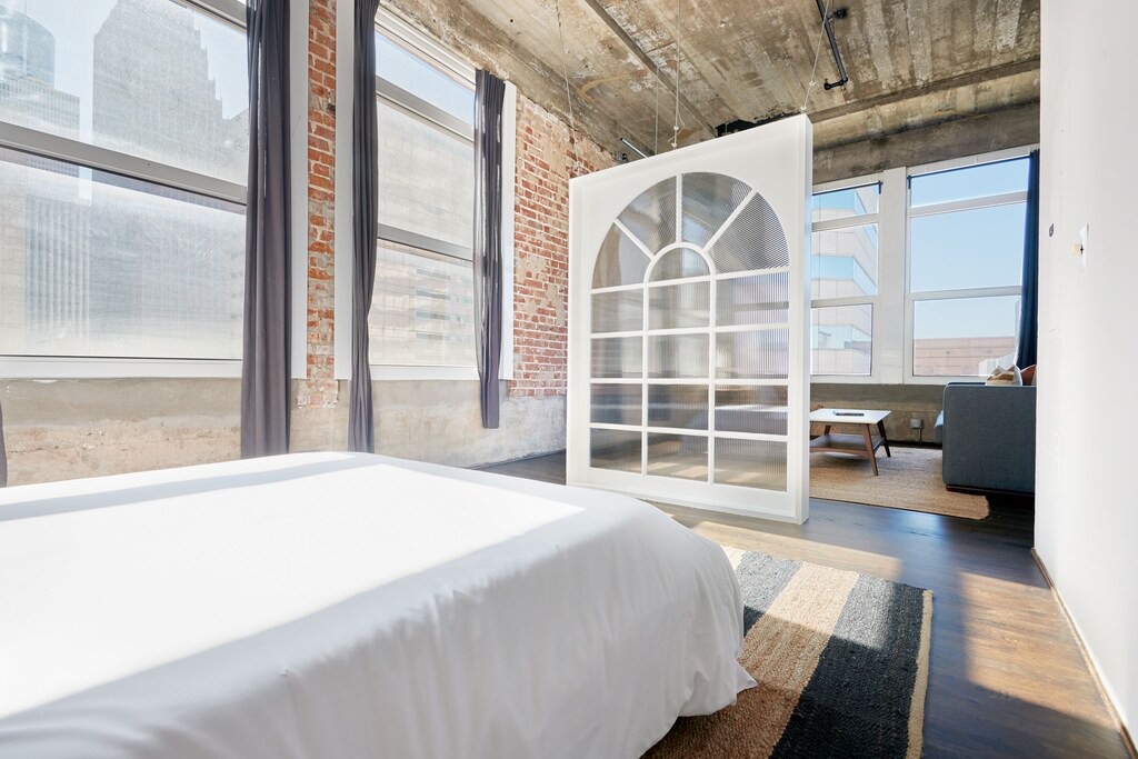 Photo of Bedroom in Theater District
