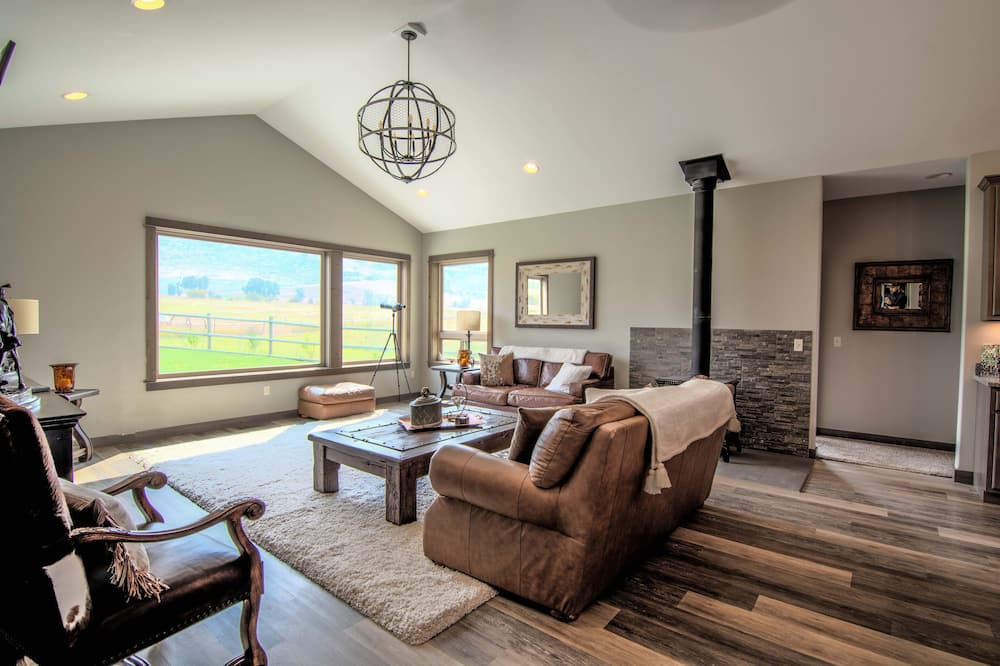 Photo of Livingroom in Livingston