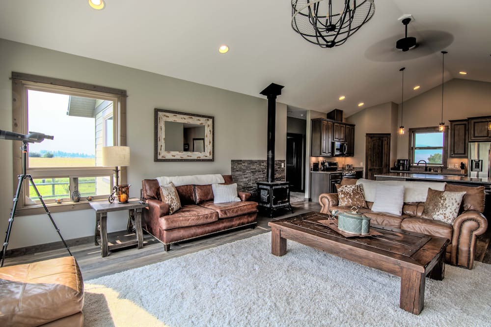Photo of Livingroom in Livingston