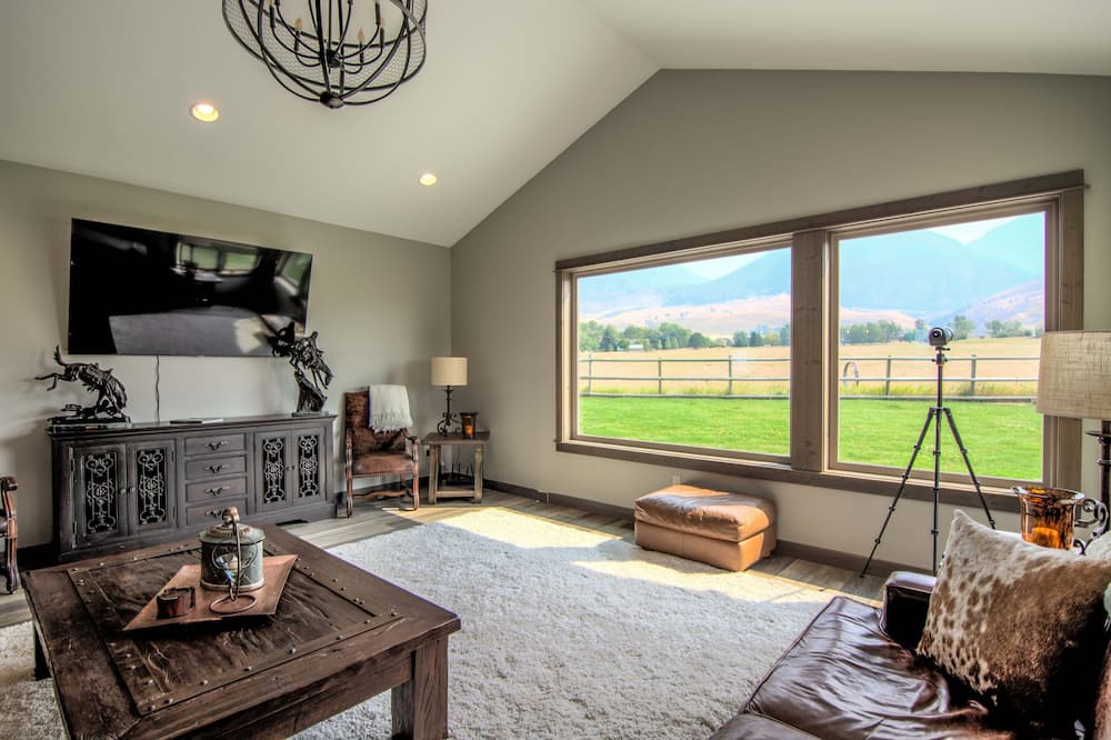 Photo of Livingroom in Livingston