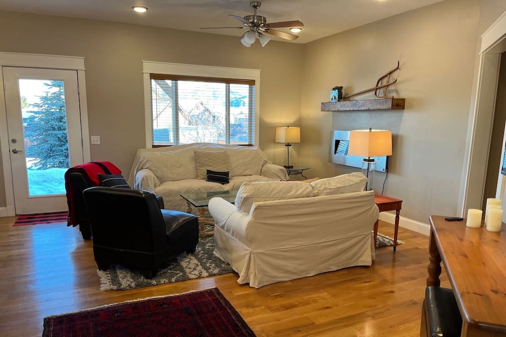 Photo of Livingroom in Ennis