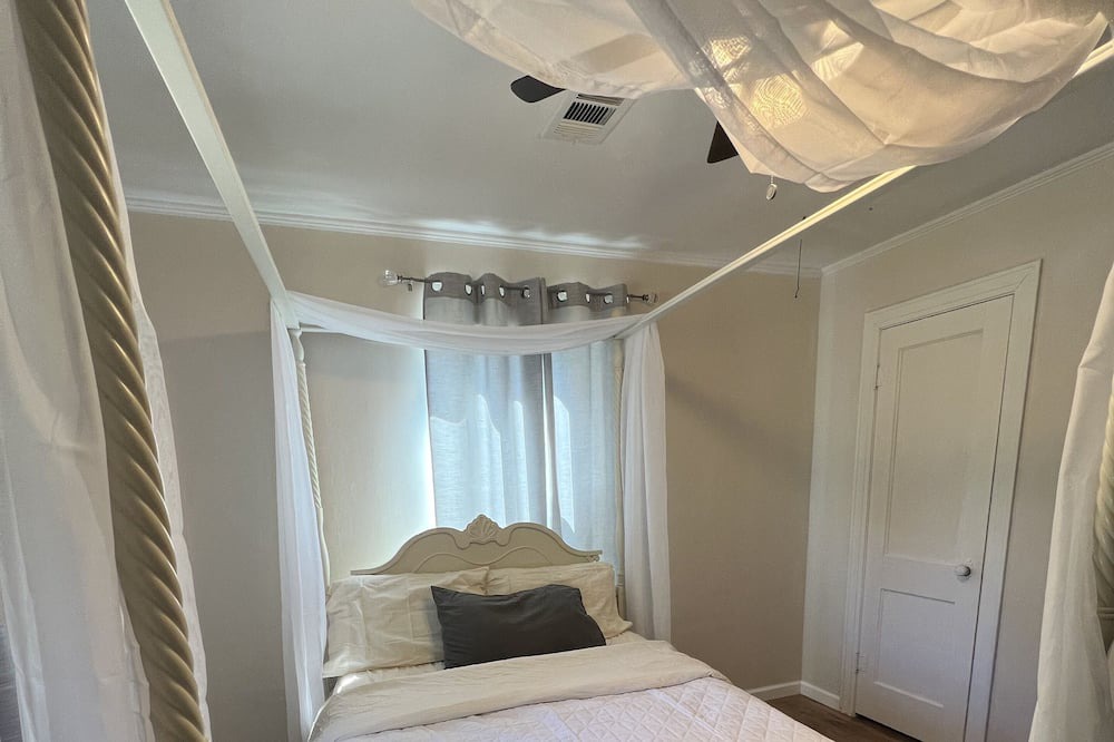 Photo of Bedroom in Fort Smith