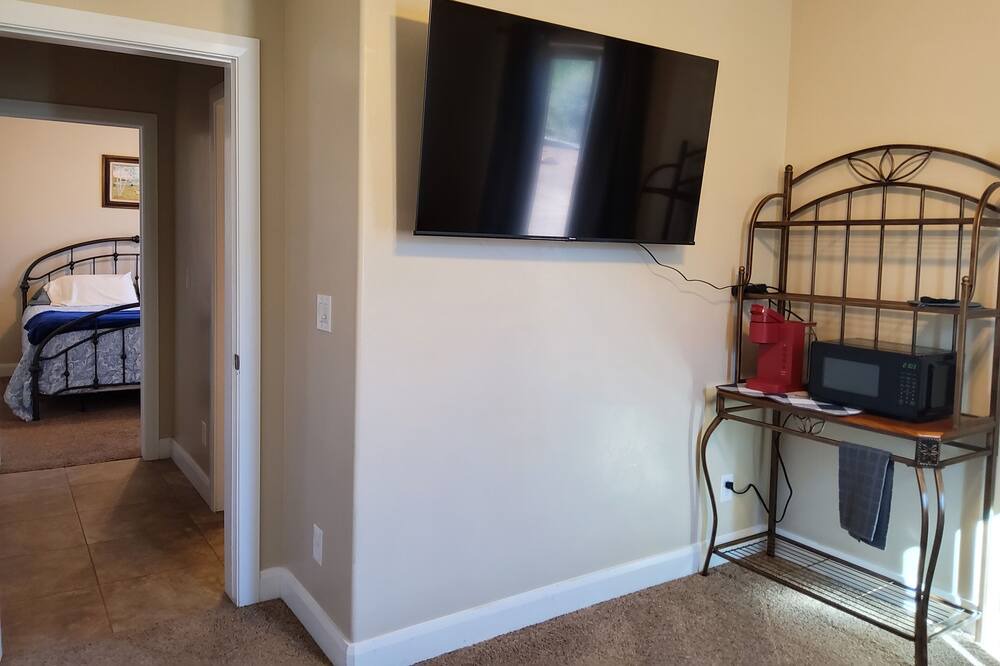 Photo of Bedroom in New Harmony