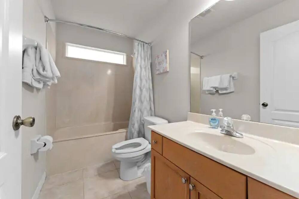 Photo of Bathroom in Royal Oak Golf Country Club