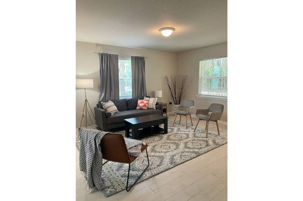 Photo of Bedroom in Royal Oak Golf Country Club