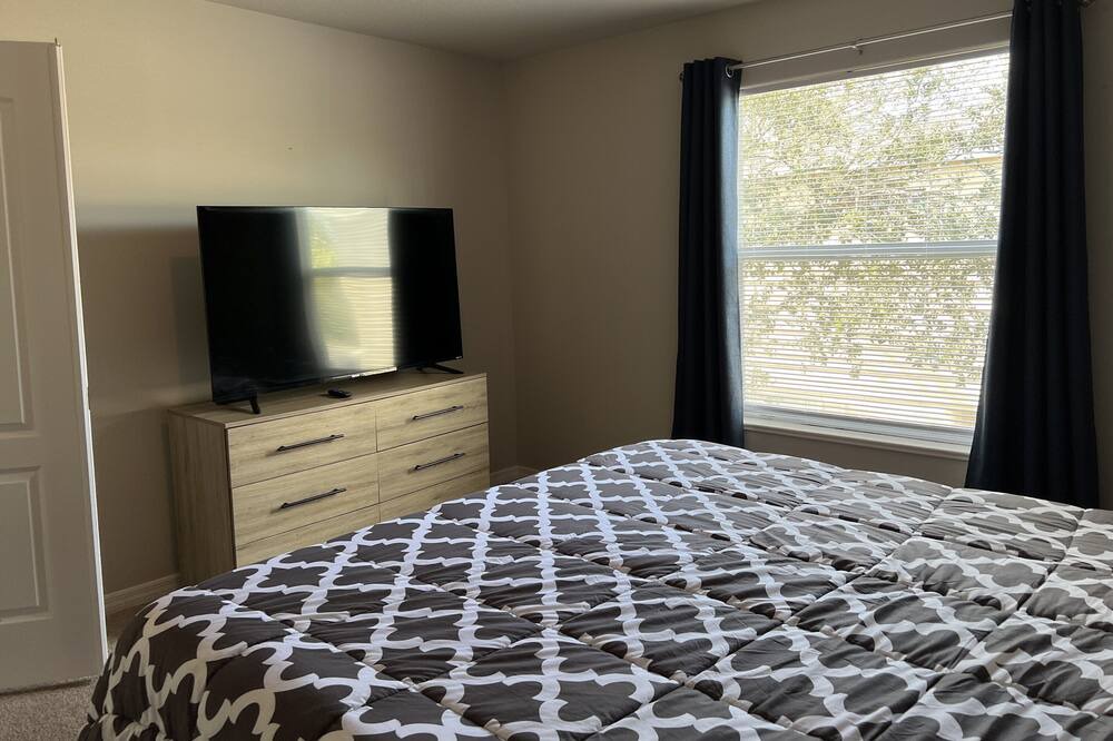 Photo of Bedroom in Royal Oak Golf Country Club