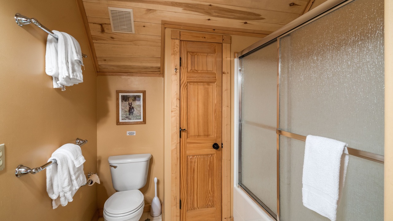 Photo of Bathroom in Lazy Acres