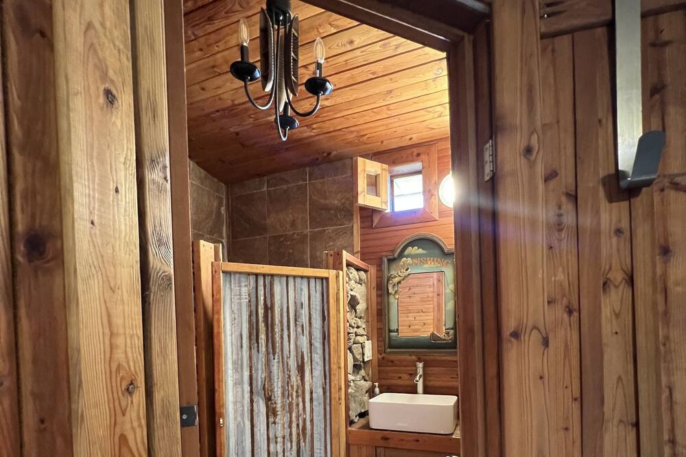 Photo of Bathroom in Sheridan