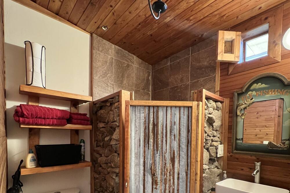 Photo of Bathroom in Sheridan