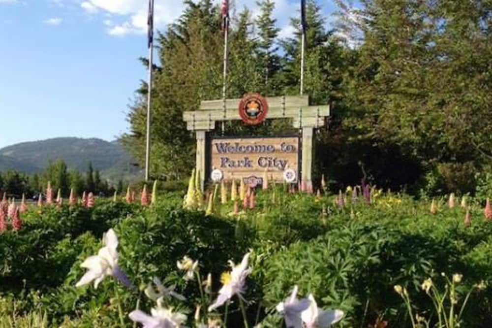Photo of Outdoor in Park Meadows