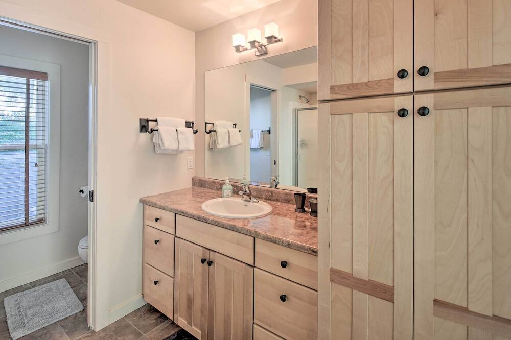 Photo of Bathroom in Hope