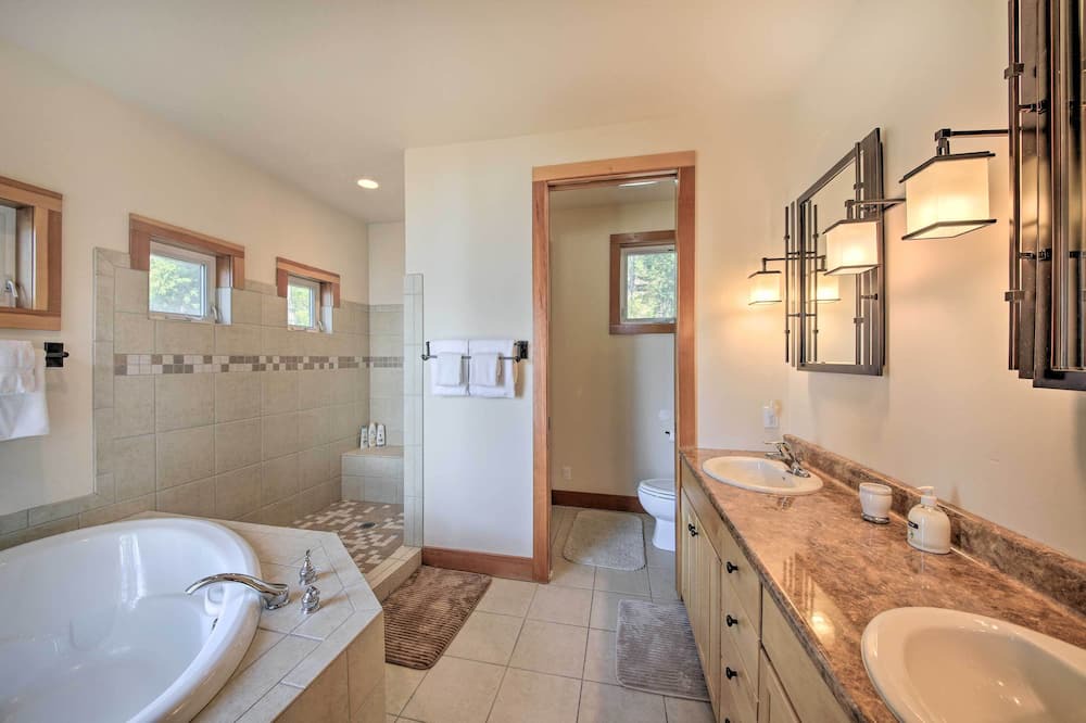 Photo of Bathroom in Hope